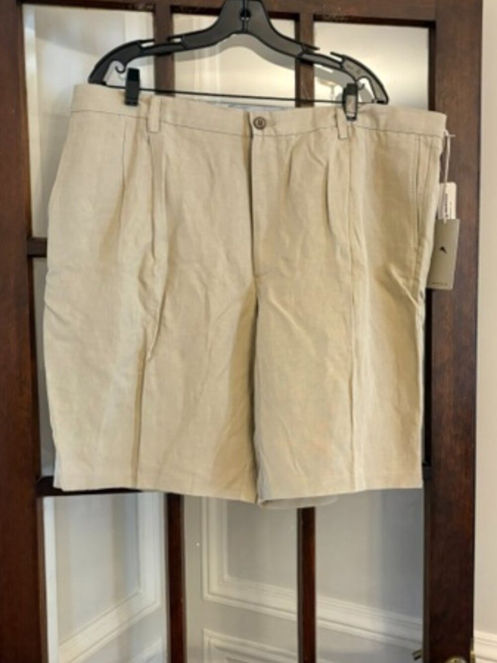 Tommy Bahama Monterey Pleated Short in Tan Silk/Linen Blend, Size 42